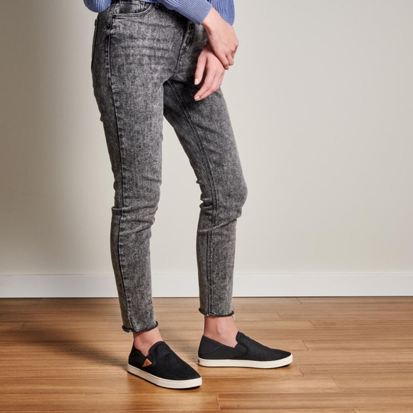 🆕️ Olukai Pehuea Slip On Shoes in Black - Picture 4 of 16